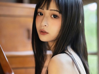 XiuRen第10215期_新人模特茂木希子性感红色裙子配肉色丝袜秀完美曲线诱惑写真82P