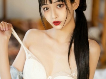 XiuRen第10278期_模特茂木希子日式旗袍露白色内衣配肉丝袜秀完美曲线诱惑写真80P