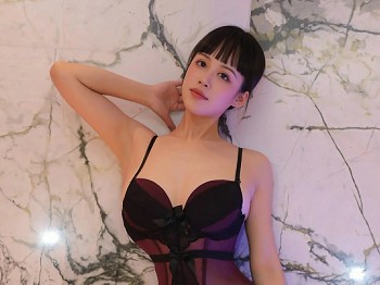 [XiuRen秀人网]No.10391_模特甜七七性感紫色情趣服饰配黑丝吊袜秀惹火身材诱惑写真68P